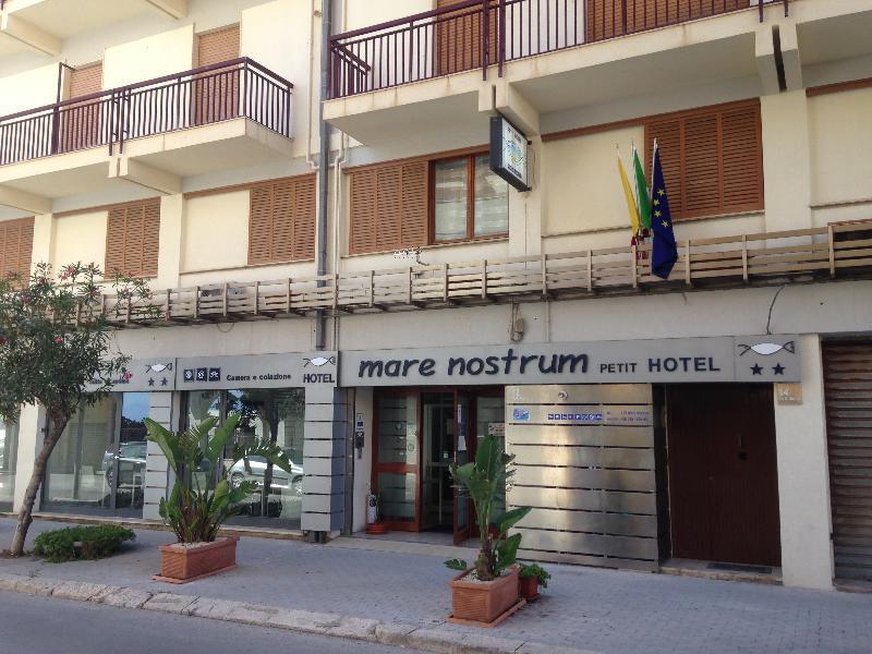 Mare Nostrum Petit Hotel Pozzallo Exterior photo