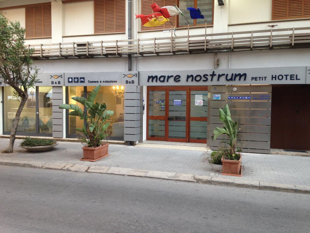 Mare Nostrum Petit Hotel Pozzallo Exterior photo